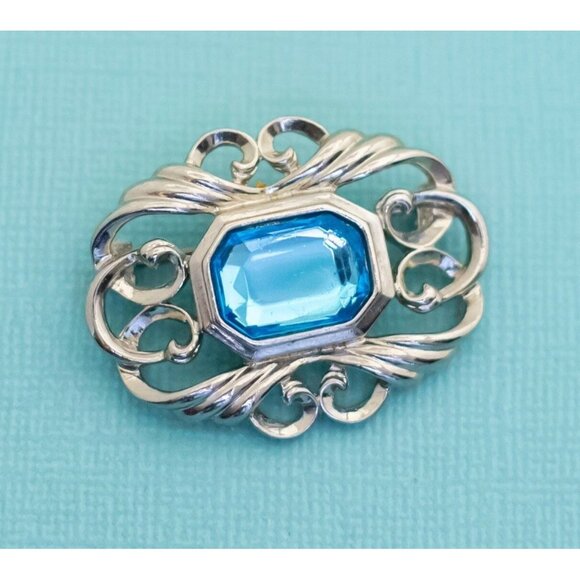 Vintage Art Deco Blue Faux Gem Intricate Silver Tone Brooch by Avon - E32 - Picture 1 of 2